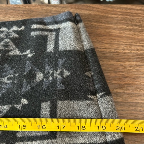 CONTEMPORAINE Gray Aztec Patterned Women's Skirt 10 - Picture 8 of 9